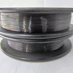 I-Molybdenum wire yokusika i-EDM (Electrical Discharge Machining).